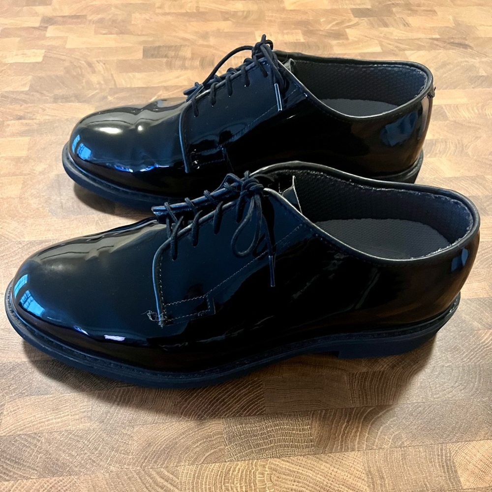 Dress shoes